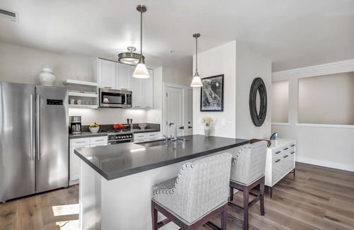 Sonoma Apartamento | Upscale Condo on the Sonoma Plaza