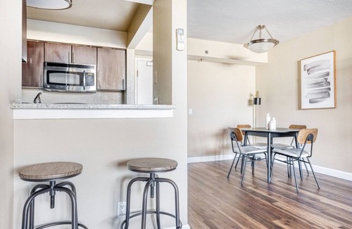 Cupertino Apartamento | Upscale Cupertino 1BR w/ Gym & Pool, near Apple & Google, by Blueground