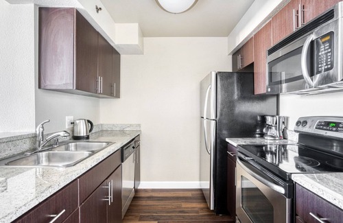 Cupertino Apartamento | Upscale Cupertino 1BR w/ Gym & Pool, near Apple & Google, by Blueground