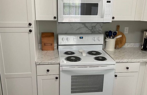 Laurens Apartamento | Upscale Duplex | Fast WiFi | Great Location