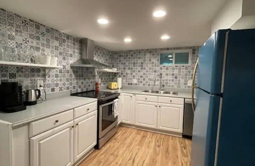 West Falls Church Apartamento | Upscale, Full Kitchen, 2-Bedroom Apt