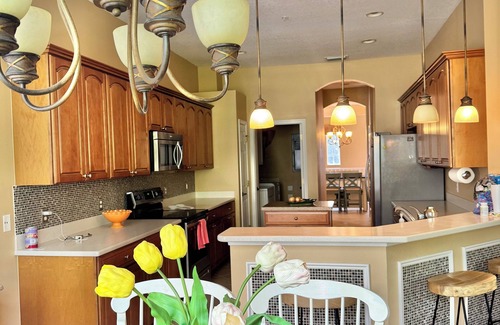 Bonita Springs Condominio | Upscale gated community with a beautiful Floridan aesthetic!
