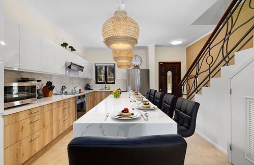 Gold Coast Casa | Upscale Gated Community Oasis ~ Close to the Beach