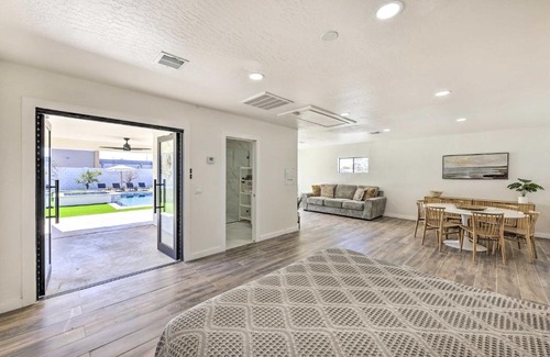 Glendale Apartamento | Upscale Glendale Casita with Pool and Hot Tub!