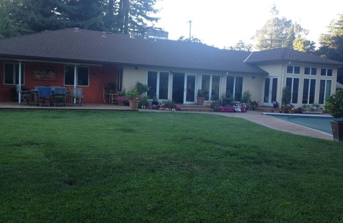 Portola Valley Casa | Upscale Home in Nature of Portola Valley near Stanford/280-4BD/2BA/Pool/Hottub