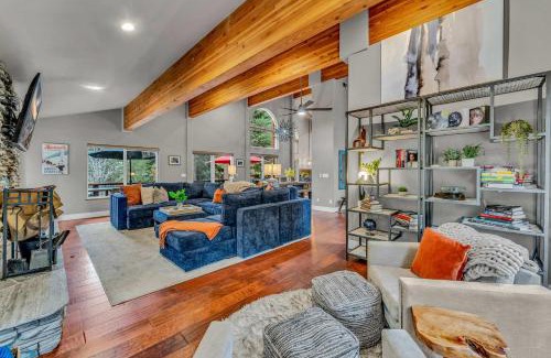 Incline Village Casa | Upscale Incline Village Home with Hot Tub & Sauna