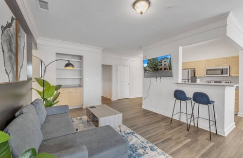 Southwest Raleigh Apartamento | Upscale King 2BR Suite—Mins to Downtown Raleigh!