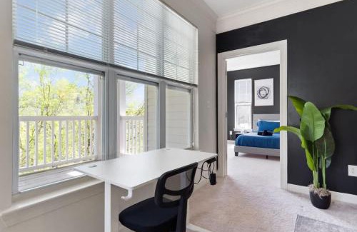 Cary Apartamento | Upscale King 2BR Suite Mins Downtown Raleigh