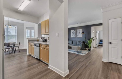 Southwest Raleigh Apartamento | Upscale King 2BR Suite Mins to Downtown Raleigh!