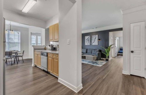 Southwest Raleigh Apartamento | Upscale King 3BR Suite Mins to Downtown Raleigh!