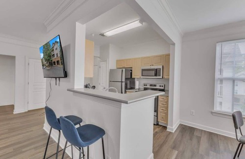 Southwest Raleigh Apartamento | Upscale King 3BR Suite Mins to Downtown Raleigh!