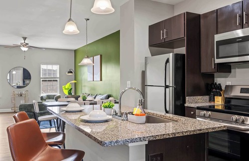 Pineville Casa | Upscale King 3BR Townhouse in Pineville!