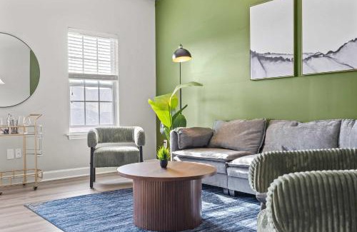 Pineville Casa | Upscale King 3BR Townhouse in Pineville