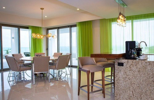 Cancún Apartamento | Upscale Luxurious 3 Bedroom Penthouse Loft with All-Inclusive Option
