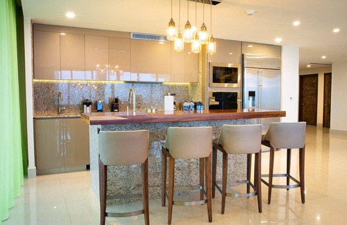 Cancún Apartamento | Upscale Luxurious 3 Bedroom Penthouse Loft with All-Inclusive Option