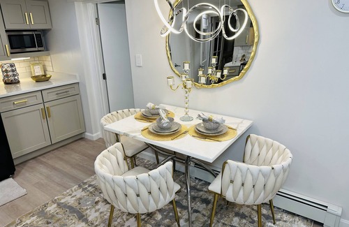 South Weymouth Casa | Upscale luxury, 20 min to Historic Bostons N.End 30 min to Cape Cod.