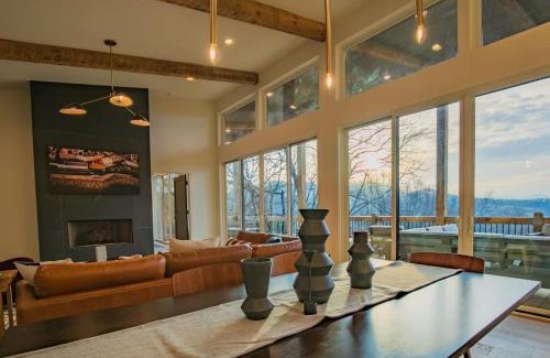 Morganton Casa | Upscale Masterpiece - Mountain Views with Hot Tub
