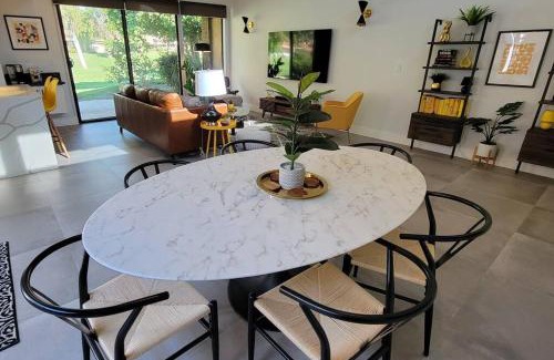 Palm Desert Casa | Upscale mid century on the green w Private Hot Tub
