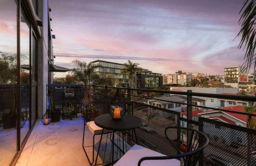 Little Italy Apartamento | Upscale Modern Spacious Loft in Little Italy