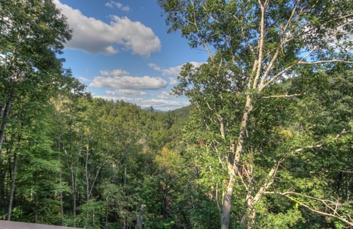 Boone Chalet De Esquí | Chalet de montaña de lujo con vistas, sala de juegos, hoguera al aire libre, cerca de Boone y Blowing Rock