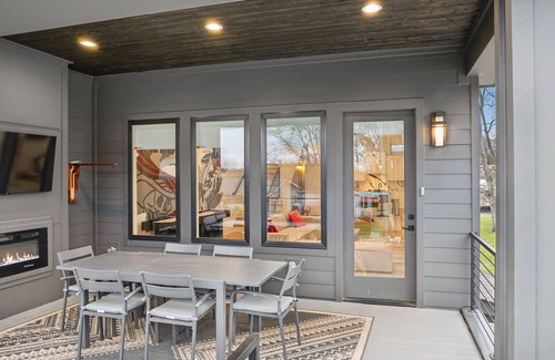 Haynes Area Casa | Upscale Multi-Level Home | Rooftop & Game Room Fun