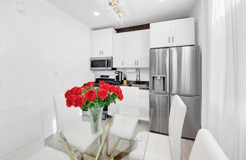Southeast Yonkers Casa | Upscale NYC Home Outdoor Gym + Easy Parking!
