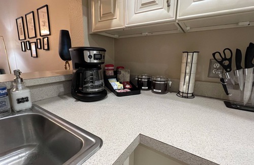 New Tampa Casa | Upscale: POOL, KING Bed, Long Stay by Tampa Palms