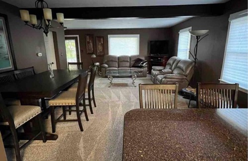 Iron Mountain Casa | Upscale & quiet great for remote work in town