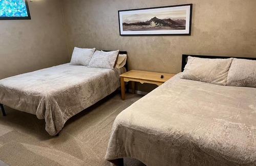 Iron Mountain Casa | Upscale & quiet great for remote work in town