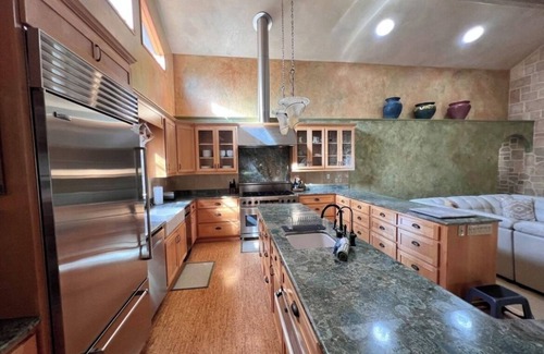 Petaluma Villa | Upscale Rustic Tuscan Villa with Pool in Wine Country