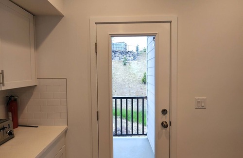 West Hills Casa | Upscale Silverdale Townhouse