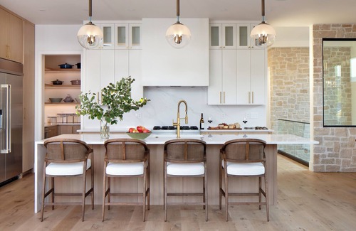 Jackson Casa | Upside Down. East Jackson new construction, hot tub, chef's kitchen,