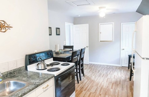 Pevely Apartamento | Acogedor con una hermosa vista arriba Apartamento de 2 habitaciones y 1 baño ¡A minutos de la I-55!