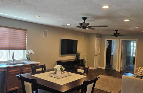 Centerville Apartamento | Upstairs 3-bedroom mother inlaw apartment in wonderful Centerville with AC