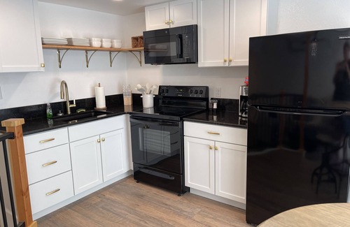 Chandler Apartamento | Upstairs Apartment On Rout 66. 1 story above Historic Chandler, OK.