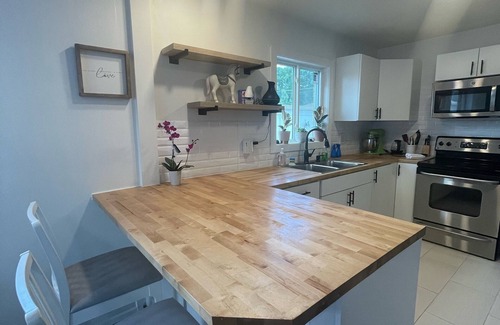 Twin Lakes Casa | Upstairs Suite Modern 2 Bedrooms & Bath, with Fully Stocked Kitchen, See Video