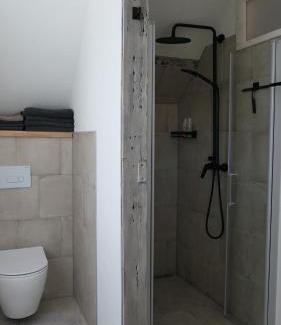 Oberdorla Apartamento | Upstairs6b