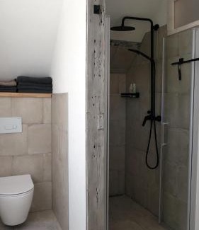 Oberdorla Apartamento | Upstairs6b