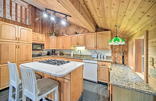 Elka Park Cabaña | Upstate Hideaway by Hiking & Hunter Mountain!