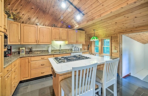 Elka Park Cabaña | Upstate Hideaway by Hiking & Hunter Mountain!