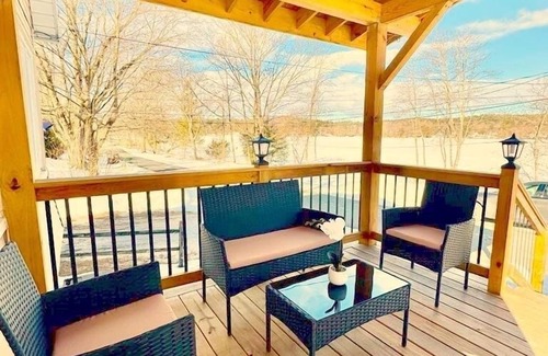 Nassau Cabaña | Lake House-Upstate NY. King bed,kayak,fishing,parks & trails, fire pit,fireplace