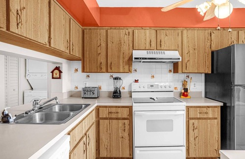 Ventura Apartamento | Upstay 2BR Golfer's Retreat w Patio Ventura Resort!