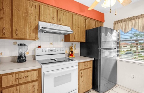 Ventura Apartamento | Upstay 2BR Golfer's Retreat w Patio Ventura Resort!