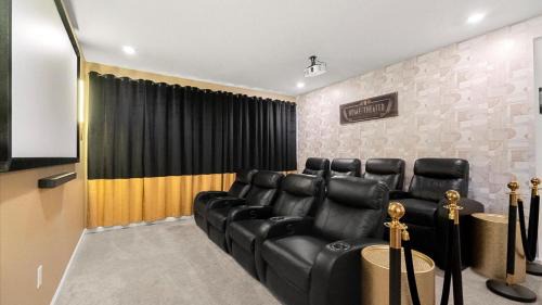 Kissimmee Casa | Upstay Family Home w Pool, Cinema & Games Room