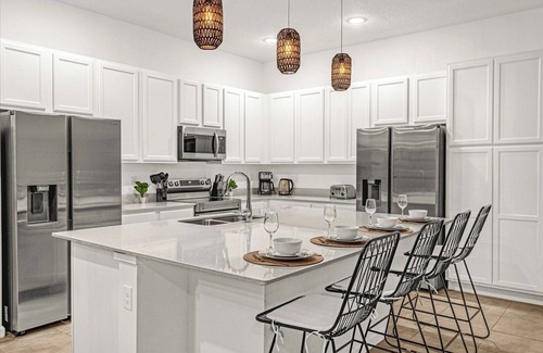 Kissimmee Casa | Upstay - Guest Home w Cinema Theme Rooms