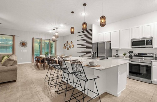 Kissimmee Casa | Upstay - Guest Home w Cinema Theme Rooms