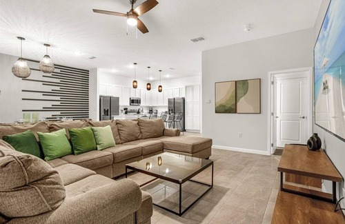 Kissimmee Casa | Upstay - Guest Home w Cinema Theme Rooms
