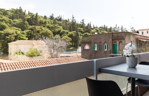 Mets Apartamento | UPSTREET Adorable 2 Bedroom Apartment near Kallimarmaro Stadium