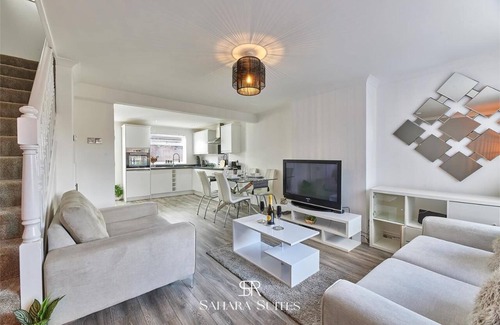 Newcastle-upon-Tyne Casa | Upto 20% Off |Monthly 3BR |City Centre + Parking
