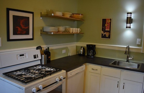 Ecco Apartamento | Uptown 4BR pasos al lago Calhoun, cerca del centro y Mall of America, Garden Patio !!